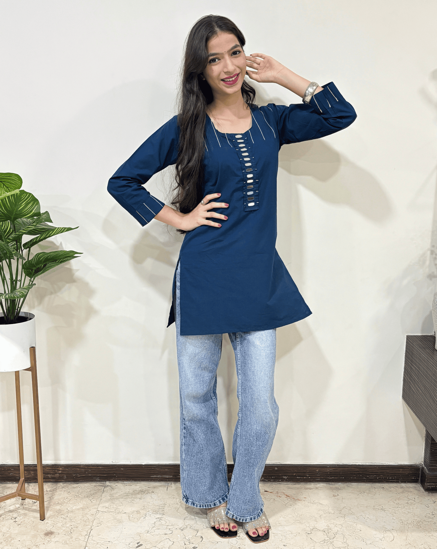 Sanaya Plain Dabu Short Kurti