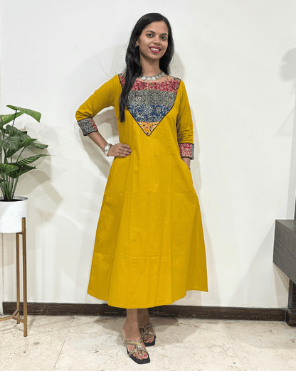 Tapsi Mashru Panel Ajrakh Kurti
