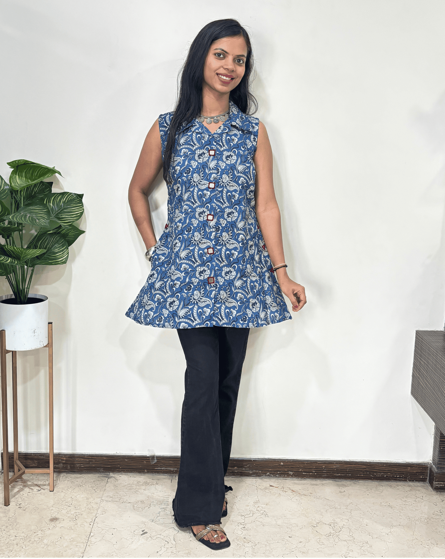 Kiara Floral Sleeveless Short Kurti