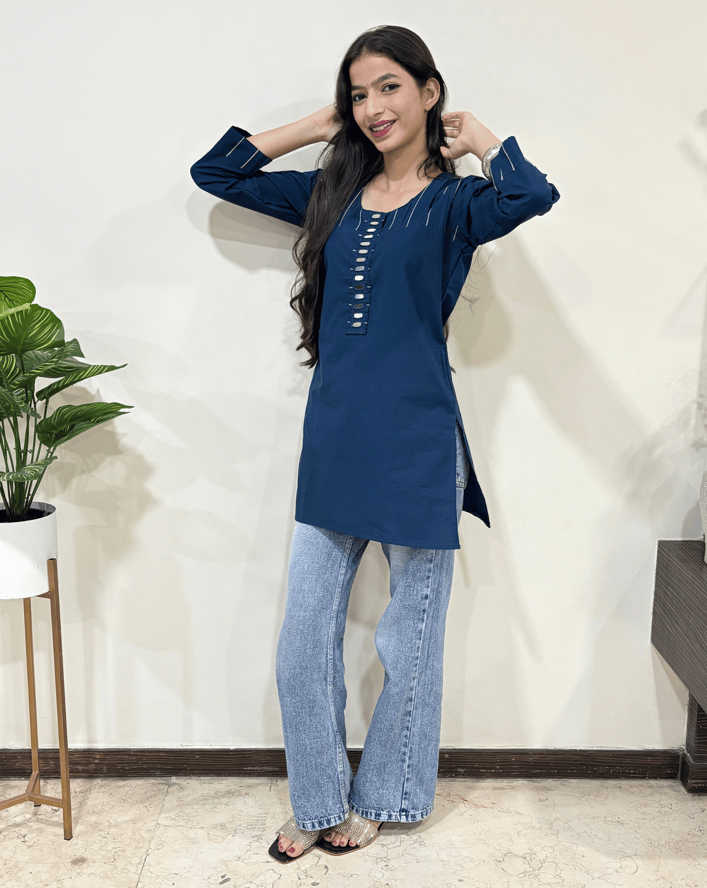 Sanaya Plain Dabu Short Kurti