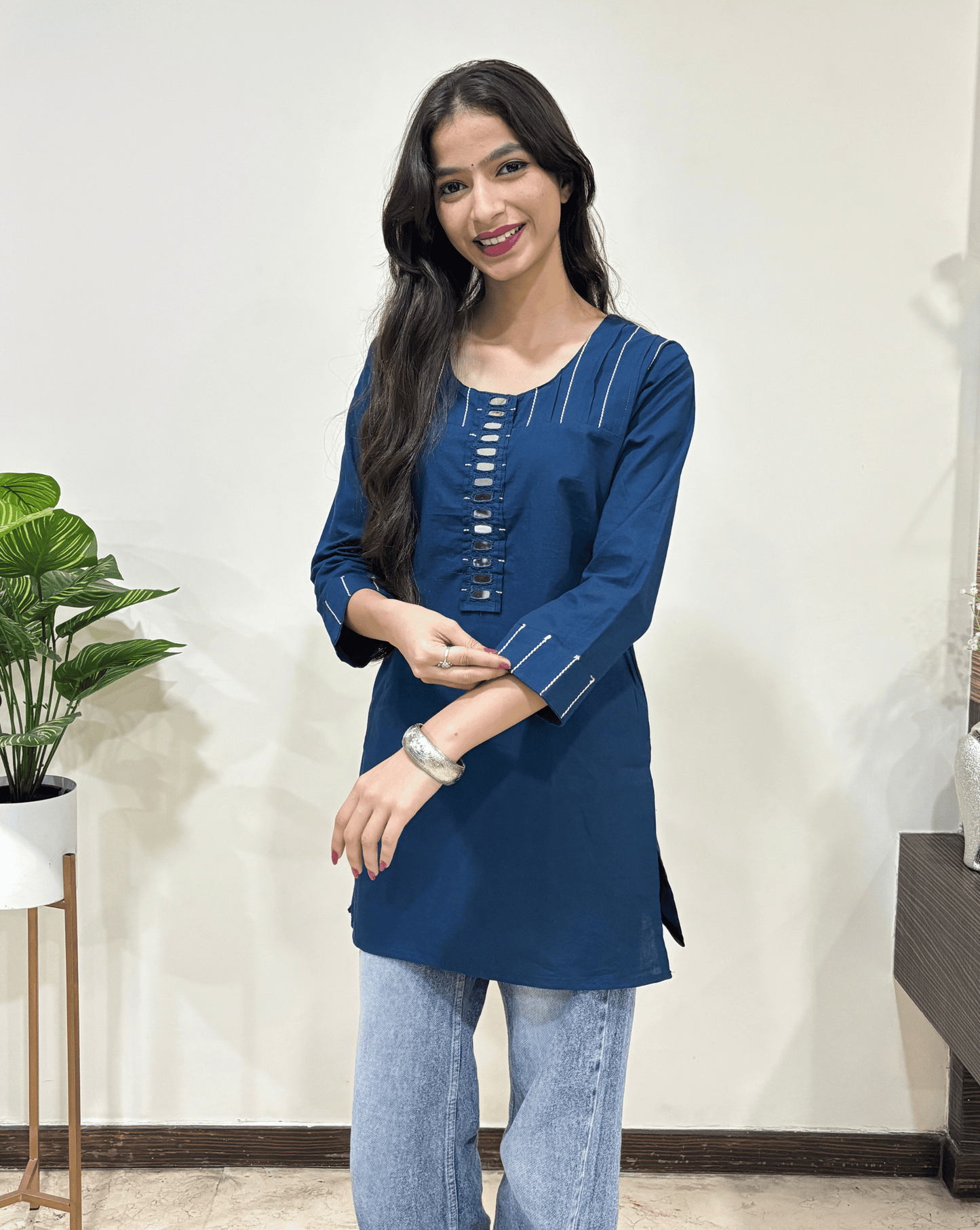 Sanaya Plain Dabu Short Kurti