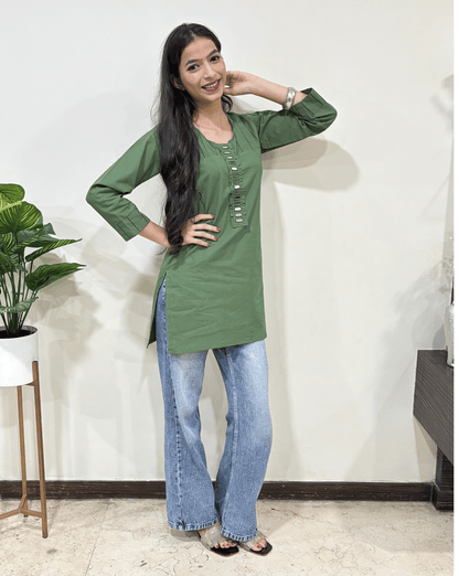 Sanaya Plain Dabu Short Kurti